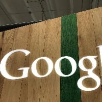 Google expands AI-based content advisories to more searches