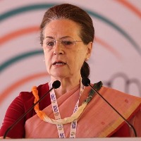 Congress will oppose distorted historical facts for political benefits: Sonia