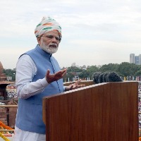 PM Modi hits out at 'parivaarwaad, bhai-bhatijawad' in I-Day speech