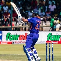 Team India close to victory in 2nd ODI against Zimbabwe