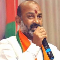 Telangana BJP chief Bandi Sanjay arrested, deeksha foiled