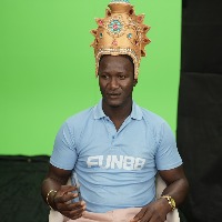 Why is Darren Sammy wearing a ‘Mukut’?