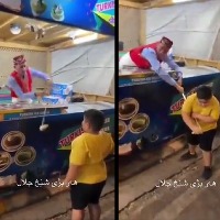 Boy grabbed Ice cream rod tightly from seller Here is the viral video