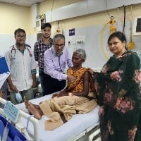 Social worker allegedly force Padmasri Kamala Pujari to dance in hospital