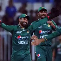 Pakistan enter Super Fours with massive win