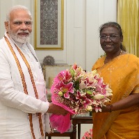 pm modi meets president draupadi murmu at rashtrapati bhavan