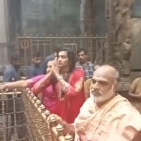 PV Sindhu visits Srikalahasti Temple