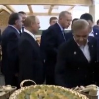  War in Russia floods in Pakistan cant keep Putin and Sharif away from delicacies at SCO meet 