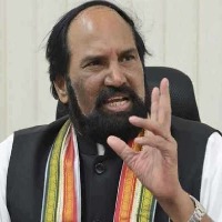 suryapet sp praises minister jagadish reddy and uttamjymar reddy condemns it