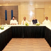 amit shah meeting with bjp telangana leadersin hyderabad