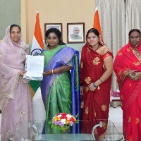 MLA Raja Singh wife Usha Bai met governor Tamilisai 