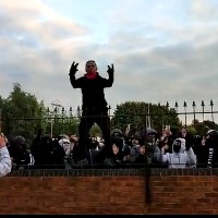 200 strong mob protests outside Hindu temple in Englands Smethwick