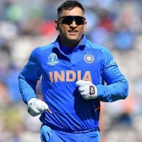 Dhoni says why he do not get angry on the field