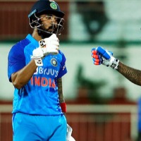 Suryakumar KL Rahul and pacers help India take lead against South Africa