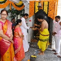 On the occasion of Dussehra festival, CM KCR performed special pujas 