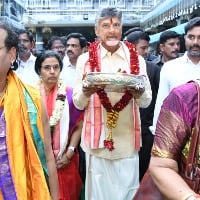 chandrababu responds on kcr national party with a smile