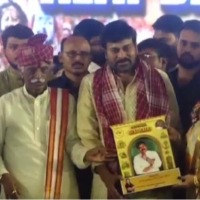 For first time, Chiranjeevi attends Alai Bhalai, beats drum