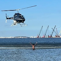 Florida man swims away into sea to avoid arrest