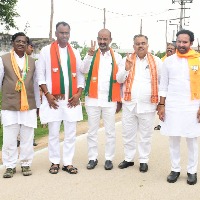 BJP candidate in Munugode by-poll dares KCR to contest