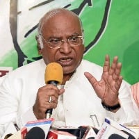 Do not compare me with Tharoor says Mallikarjun Kharge on Congress presidential poll