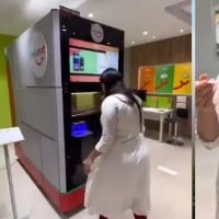  Idli ATM in Bengaluru video Viral 