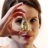 golden canary diamond to be auction this december