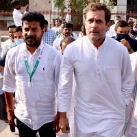 Rahul Gandhi resumes Bharat Jodo Yatra in Telangana