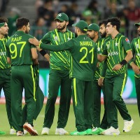 Pakistan restricts Zimbabwe for low score