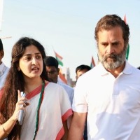 Poonam Kaur meets Rahul Gandhi in Bharat Jodo Yatra