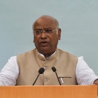 Only Congress can bring non-BJP government: Kharge