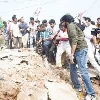 Ippatam villager slleges that pawan kalyan not yet given 50 lack rupees to his village