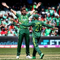 Pakistan bowlers restrict Bangladesh for 127 runs