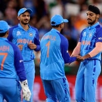 Team India beat Zimbabwe and set to face England in semis 
