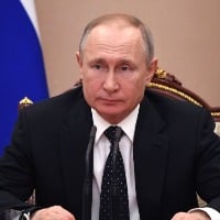 Putin mentions Hiroshim and Nagasaki with Macron 
