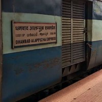 Bokaro Express Halts for 2 hours in Anakapalle Dist Due to Passengers skirmish