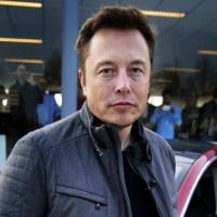 Musk says will make phones if Apple, Google remove Twitter from app stores