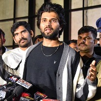 Vijay Deverakonda questioned about12 Hour by ed officials