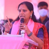 Summoned by CBI in liquor scam, Kavitha meets KCR