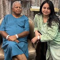 Lalu Prasad's kidney transplant successful in Singapore: Tejashwi