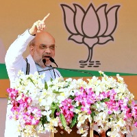 Rahul Gandhi promises change in Gujarat, Amit Shah says vote for a bright future