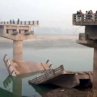Bridge made at a cost of Rs 13 cr collapses before inauguration