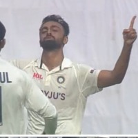 Unadkat takes his maiden test wicket 12 years after his debet