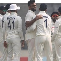 Bangladesh in troubles after Team India bowlers scalps six wickets