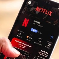 Bad news for Netflix users no more password sharing from next year