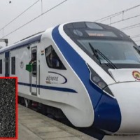 Stones pelted at Howrah bound Vande Bharat Express train 