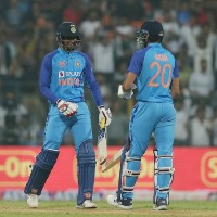 Team India posts 162 runs for 5 wickets against Sri Lanka