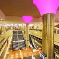 Pakistan shuts malls to save energy as it grapples with economic crisis