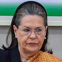 Sonia Gandhi admitted in hospital 