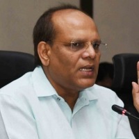 Jolt to Telangana Chief Secretary as HC sends him to Andhra