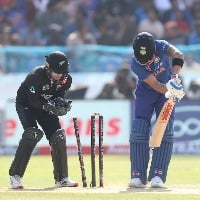 Team indai loose rohit and kohli wickets
